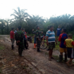 Prajurit TMMD jelaskan pentingnya akses jalan