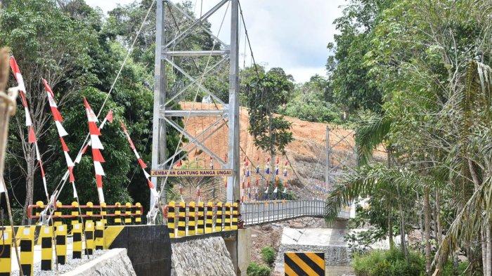 Warga Juluki Jembatan Desa Nanga Ungai