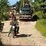 Kebut Penyelesaian Pelebaran Jalan, Satgas TMMD Kodim Sanggau Tambah Alat Berat