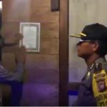 VIDEO: Polres Sanggau Gelar Giat Penyebaran Penempelan Maklumat Kapolri di Warkop dan Kafe 