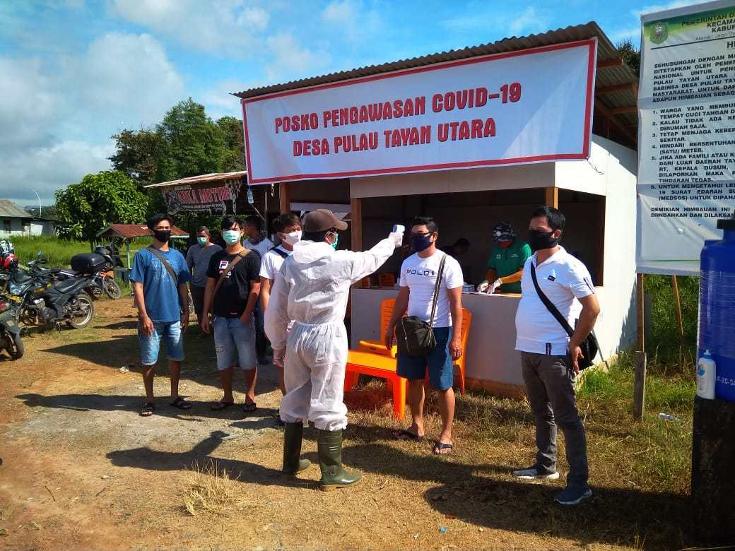 Upaya Deteksi Dini Sebaran COVID-19, Tim Gabungan di Pulau Tayan, Laksanakan Pemeriksaan Suhu Tubuh