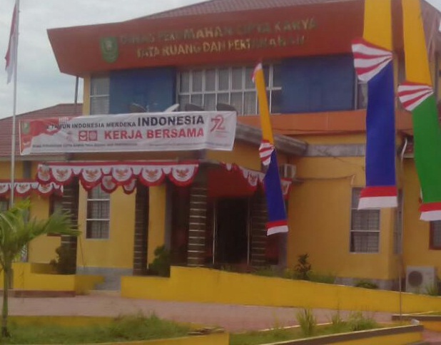 DPCKTRP Kabupaten Sanggau Menyediakan Sarana Cuci Tangan Umum dan Penyesuaian Sistem Kerja