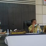 Bupati Sanggau Lakukan Vidcon Bersama Para Camat Terkait Perkembangan Penanganan Covid-19
