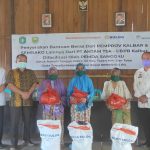 Sebanyak 3.073 KPM Kec. Tayan Hilir dan 1.275 KPM Kec. Toba Terima Bantuan Beras Dari Pemprov Kalbar