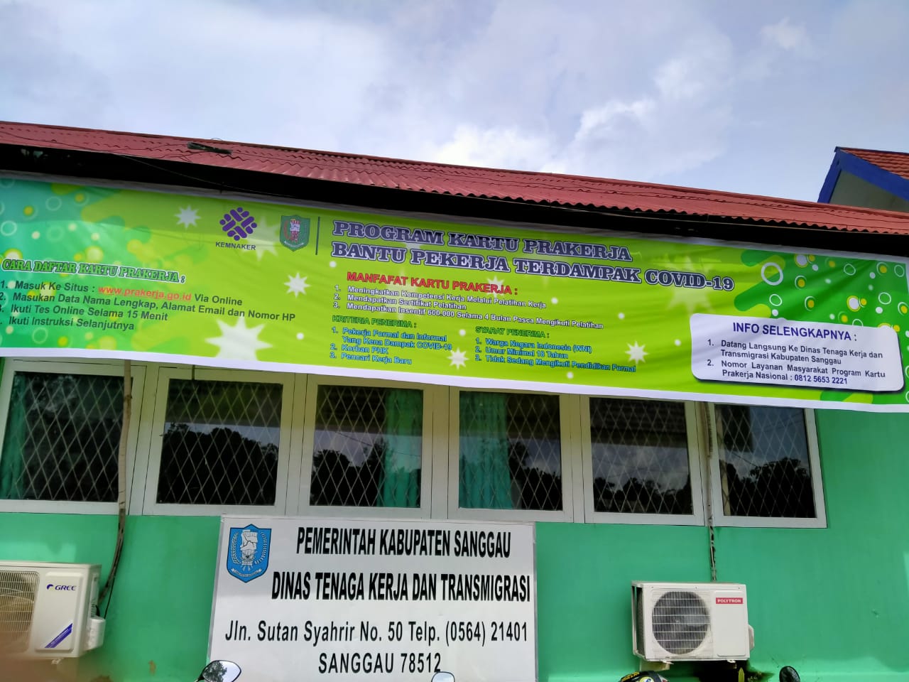 Nakertrans Sanggau Fasilitasi Pendaftaran Kartu Prakerja