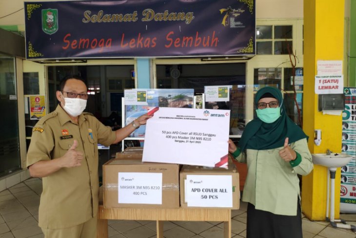 PT ANTAM salurkan bantuan alkes untuk tenaga medis di Sanggau