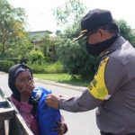 VIDEO: Polres Sanggau Sampaikan Imbauan dan Serahkan Sembako