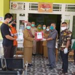 Satgas NU dan Ansor Sanggau Peduli Covid-19 Serahkan APD dan Sembako