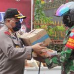 Kapolres Sanggau Hadiri Penyaluran 1600 Sembako, Peduli Lawan Covid-19 di Perkumpulan Bhakti Sentosa
