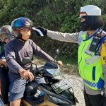 Satlantas Gelar Operasi Ketupat di Jalan Raya Sanggau-Bodok, Ingatkan Warga Pakai Masker