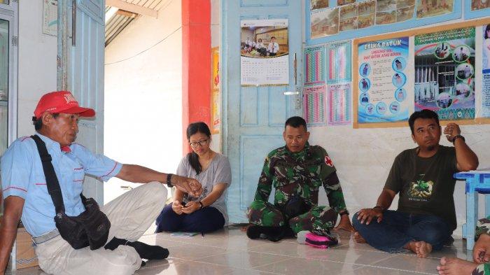 Tim Kesehatan TMMD Kodim Sanggau Periksa Kesehatan Gratis Bagi Warga Dusun Jonti