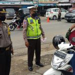 Kabag Ops Polres Sanggau Cek Pelaksanaan Pembagian Masker