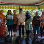 Prihatin Kondisi Warga, Raja Sanggau dan Ratu Suri Keraton Surya Negara Kembali Salurkan Bantuan