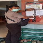 Sambang Desa, Bhabinkamtibmas Polsek Sanggau Ledo Tempel Maklumat Kapolri