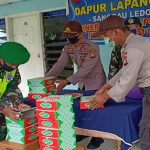 Aksi Kemanusiaan Polsek Sanggau Ledo, Bagikan 100 Nasi Kotak Pada Masyarakat