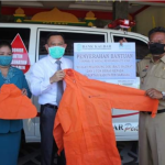 Bupati Sanggau serahkan bantuan Bank Kalbar