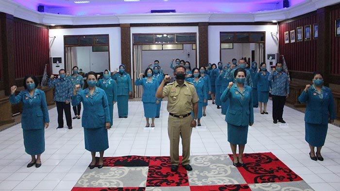 Bupati Paolus Hadi Lantik Pengurus TP PKK Kabupaten Sanggau Masa Bakti 2020-2025