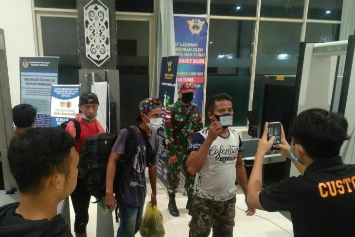 TNI amankan 39 pelintas ilegal di perbatasan Kalbar