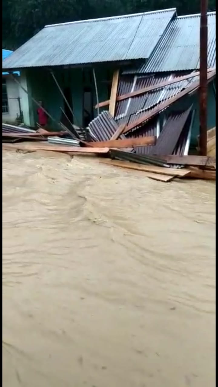 Banjir Bandang Terjang Dua Dusun di Desa Nekan, Entikong