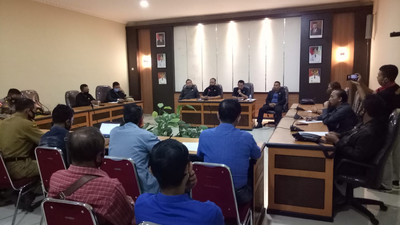 Jelang Berakhirnya HGU PTPN 13, Puluhan Warga Datangi DPRD Sanggau, Ini Tuntutannya