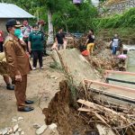 Wabup Sanggau Tinjau Lokasi Terjadinya Banjir Bandang di Desa Nekan