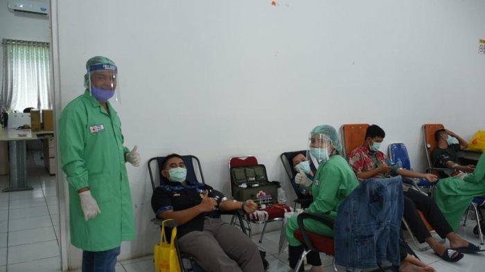 Karyawan PLTU Sanggau Antusias Ikuti Donor Darah yang Digelar PMI