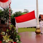 HUT RI Ke-75, Wabup Sanggau Pimpin Upacara Penurunan Bendera Merah Putih