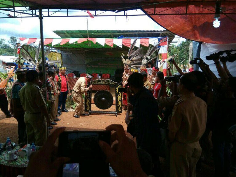 Bappeda Menghadiri Gawai Besar Rumpun Tampun Juah Kampung Semongan Desa Lubuk Sabuk Kec. Sekayam