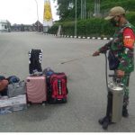 Personel TNI Perketat Berlakukan Protokol Kesejahatan Kepulangan PMI di PLBN Entikong