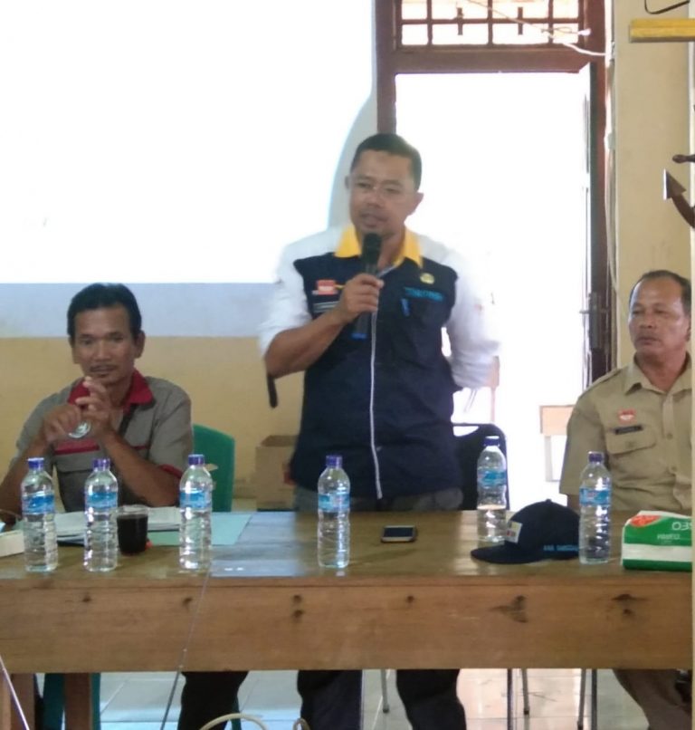 Kadis Bunnak Menghadiri Pertemuan Sosialisasi di KUD Ngudi Luhur Desa Penyalimau Jaya