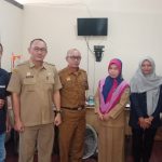 MAHASISWA PROGRAM STUDI ILMU PEMERINTAHAN FAKULTAS ILMU SOSIAL DAN ILMU POLITIK UNIVERSITAS TANJUNGPURA MELAKUKAN KUNJUNGAN KE BAPPEDA KABUPATEN SANGGAU