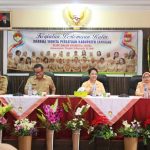 PERTEMUAN RUTIN DHARMA WANITA PERSATUAN (DWP) KABUPATEN SANGGAU DI SELENGGARAKAN OLEH DWP UNIT PELAKSANA BAPPEDA KABUPATEN SANGGAU