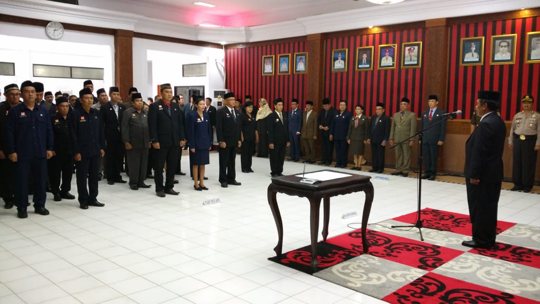 Pelantikan Pejabat Administrator dan Pejabat Pengawas dilingkungan Pemerintah Kabupaten Sanggau 2018