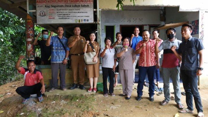 Diskominfo Sanggau Monitoring dan Evaluasi Pembinaan KIM Radio Komunitas Tampun Juah