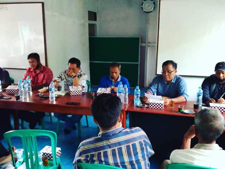 Wakil Ketua DPRD Sanggau, Acam SE, Hadiri Sosialisasi Lanjutan Pembangunan PKS PT SJAL di Cempedek, Tayan Hilir