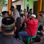 Turut Berduka, Anggota Polres Sanggau Takziah ke Rumah Duka Purnawirawan Polri yang Meninggal Dunia