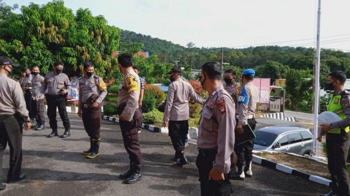 Pimpin Apel Pagi, Kapolsek Periksa Sikap Tampang Personel Polsek Tayan Hilir Polres Sanggau