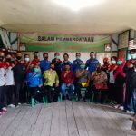 Cegah Covid-19, Nakertrans Serahkan Masker untuk Desa Balai Sebut