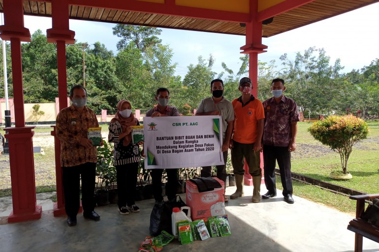 Disbunnak Sanggau Fasilitasi Penyaluran CSR Perusahaan Perkebunan di Desa Fokus Bagan Asam