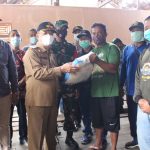 Wakil Bupati Sanggau Tinjau Rumah Warga Dan Ruko Pasar Sosok Yang Diterjang Angin Puting Beliung