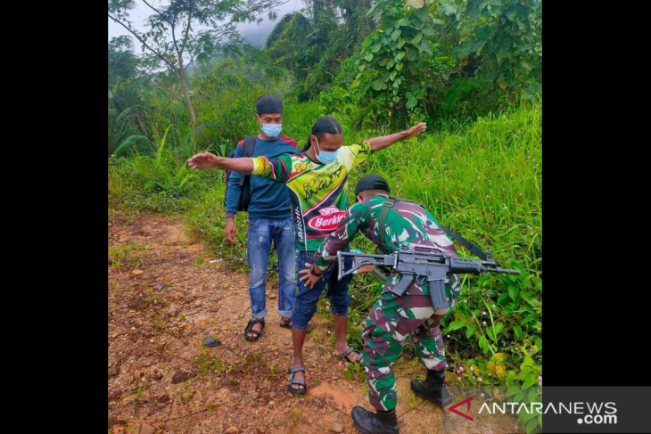 TNI amankan 10 WNI dari Malaysia melalui jalur ilegal Entikong
