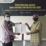 Bupati Sanggau Serahkan Notasi Lagu Hymne dan Mars Universitas OSO