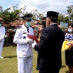 Plt. KADIS Porapar menghadiri Pelantikan 72 Kepala Desa Kabupaten Sanggau 2021