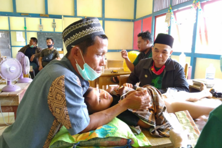 Baznas Sanggau gandeng komunitas milenial gelar bakti sosial di Dusun Balai Nanga