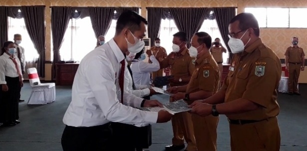 31 Tenaga Honorer di Sanggau Akhirnya Terima SK
