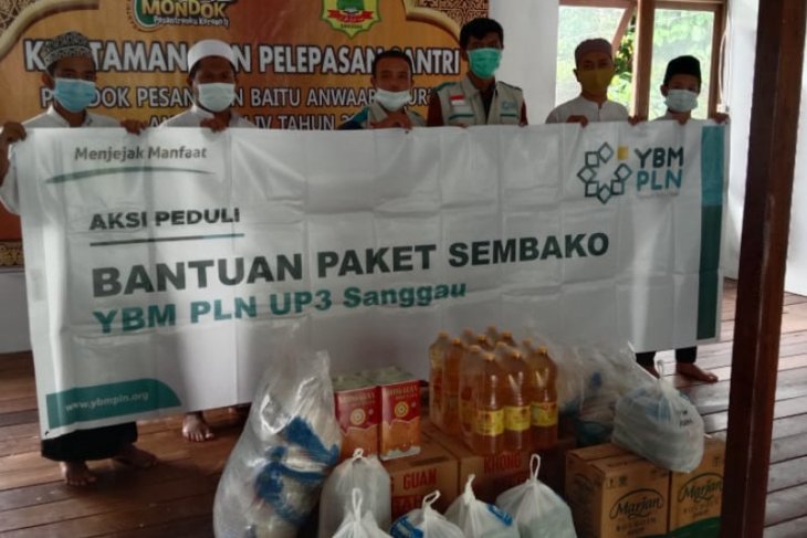 YBM PLN Sanggau salurkan bantuan untuk yatim, dhuafa dan santri