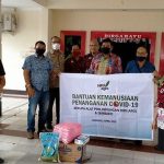 HPI AGRO SERAHKAN BANTUAN APD DAN SEMBAKO KEPADA KAB. SANGGAU