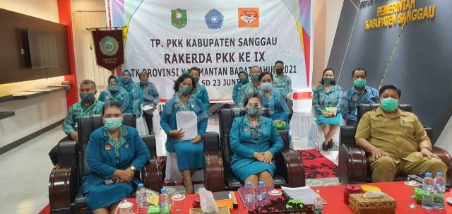 TP PKK Kabupaten Sanggau Ikuti Rakerda IX Tahun 2021 Secara Virtual