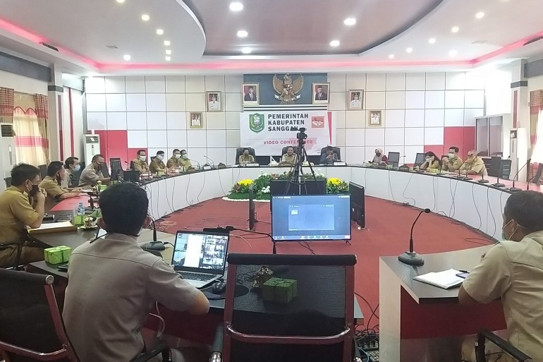 Rakor Percepatan Penyaluran BLT DD Bupati Sanggau Bersama Camat dan 163 Kepala Desa di Wilayah Kab. Sanggau