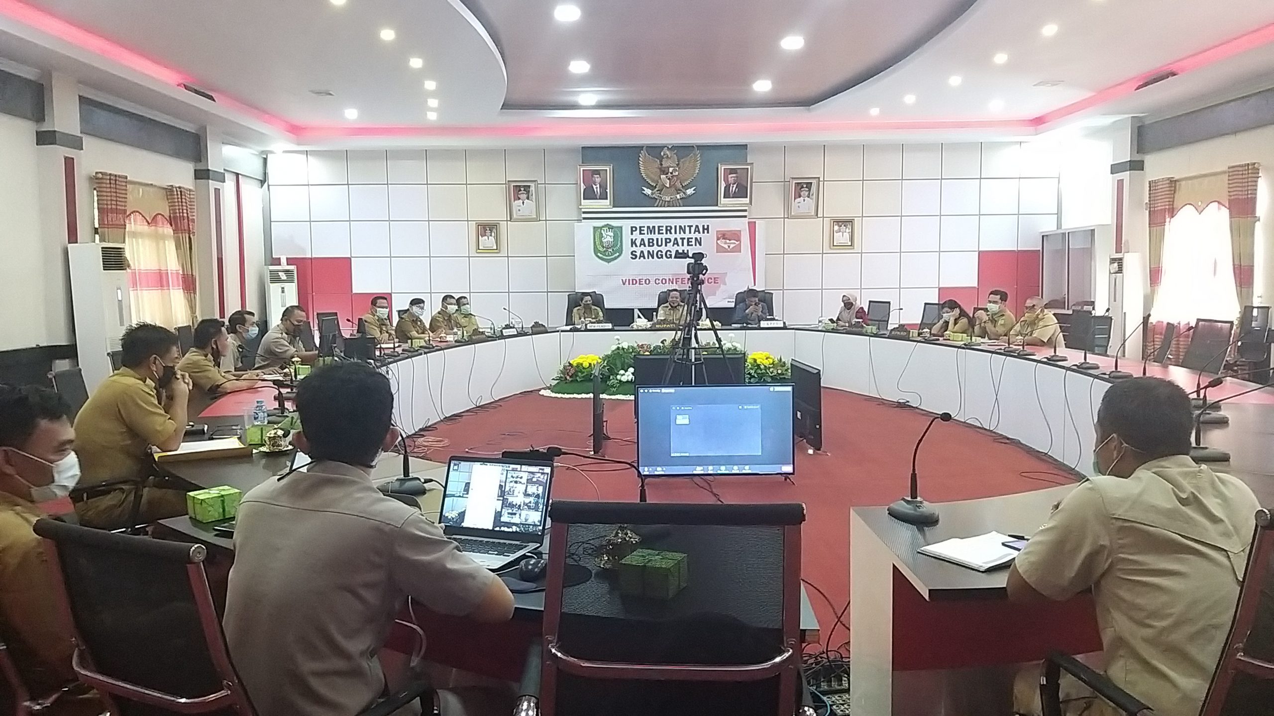 Rakor Percepatan Penyaluran BLT DD Bupati Sanggau Bersama Camat dan 163 Kepala Desa di Wilayah Kab. Sanggau